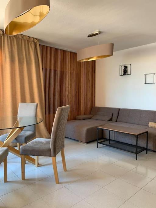 Schoene Wohnung In Zentrum Von Torrevieja Luaran gambar