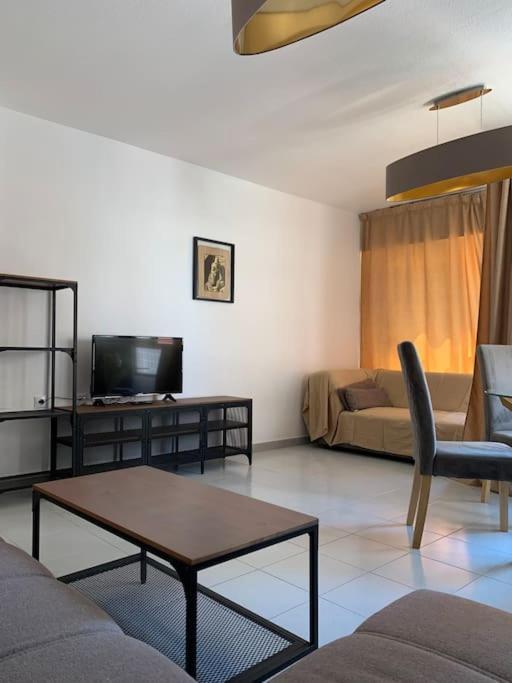 Schoene Wohnung In Zentrum Von Torrevieja Luaran gambar