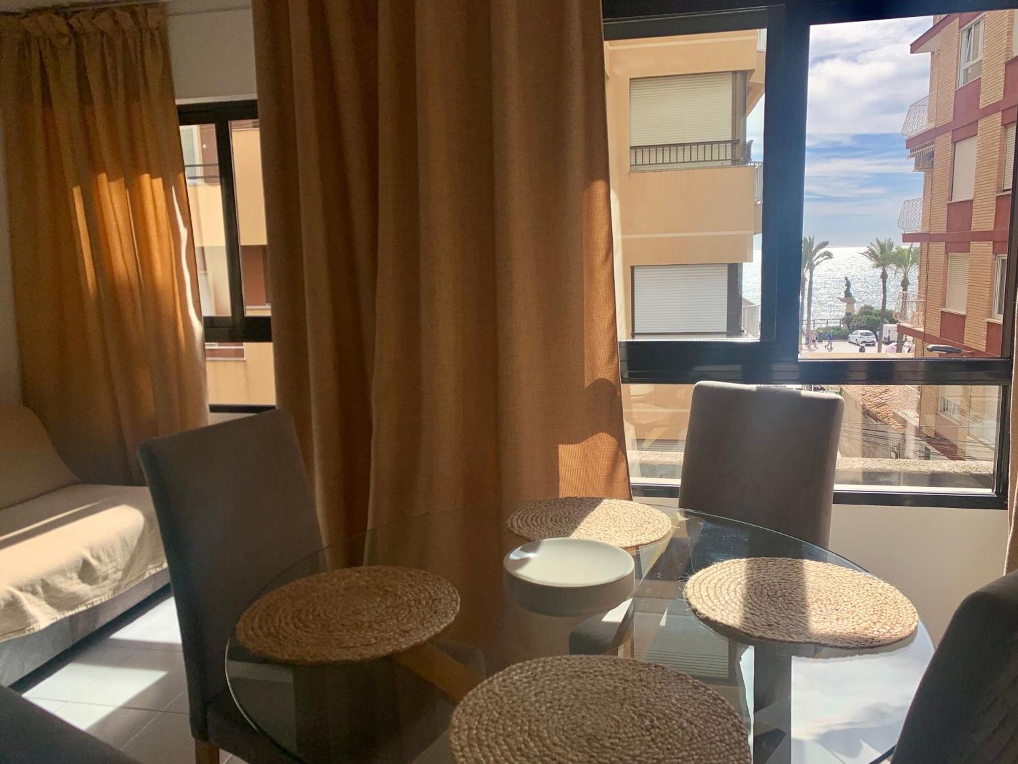 Schoene Wohnung In Zentrum Von Torrevieja Luaran gambar